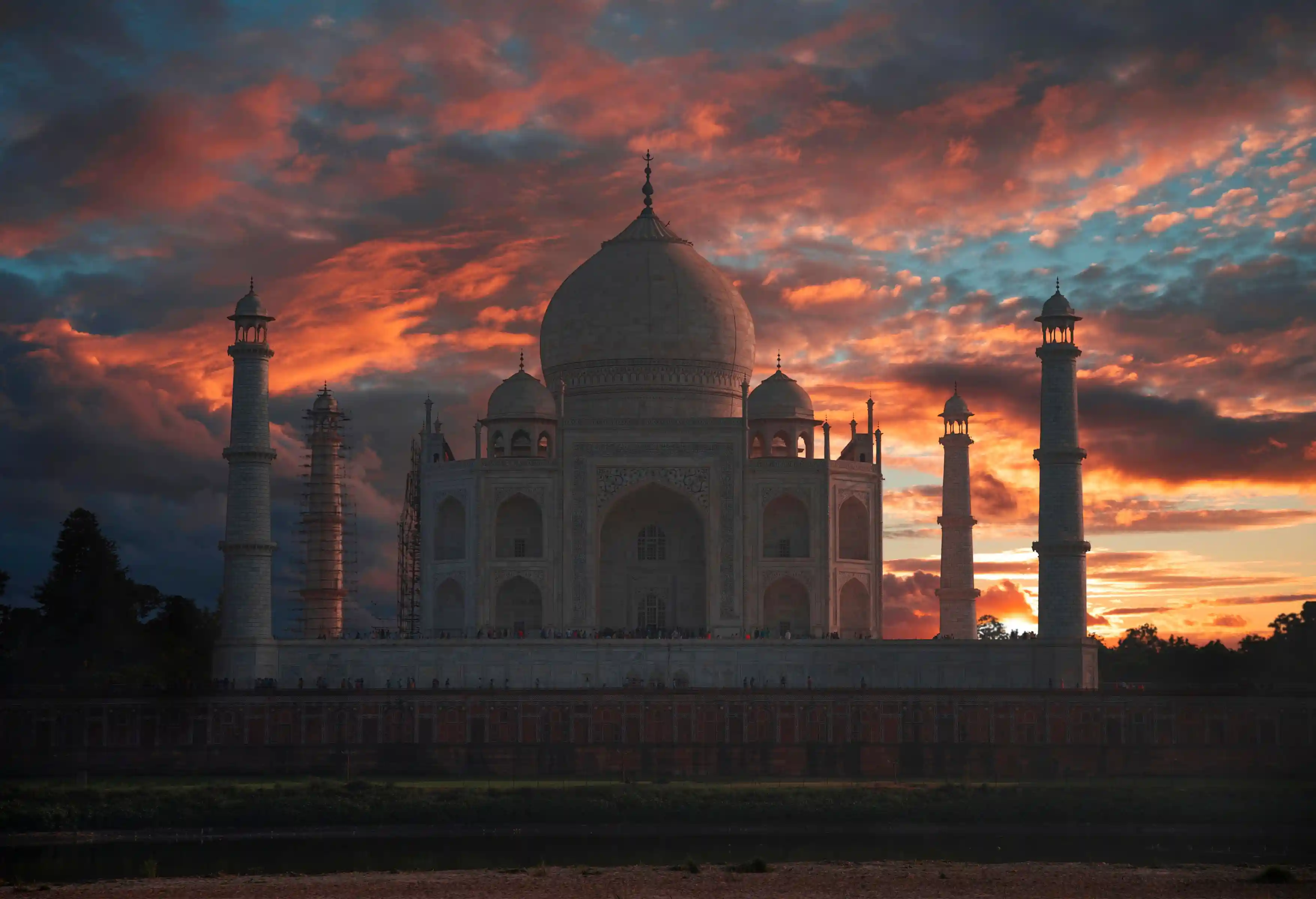 Sunrise Taj Mahal and Mathura Day Tour