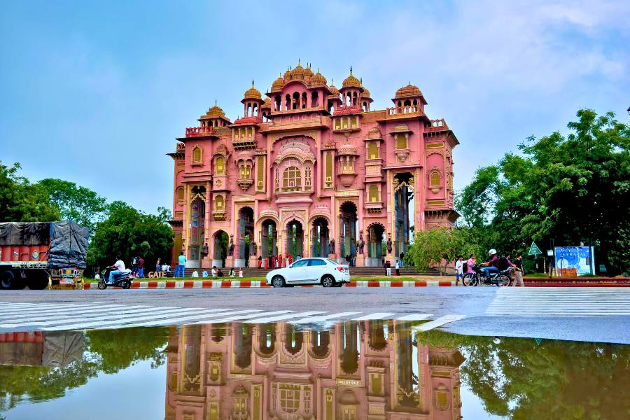 From Delhi: Jaipur City Private Day Tour by Fast Train