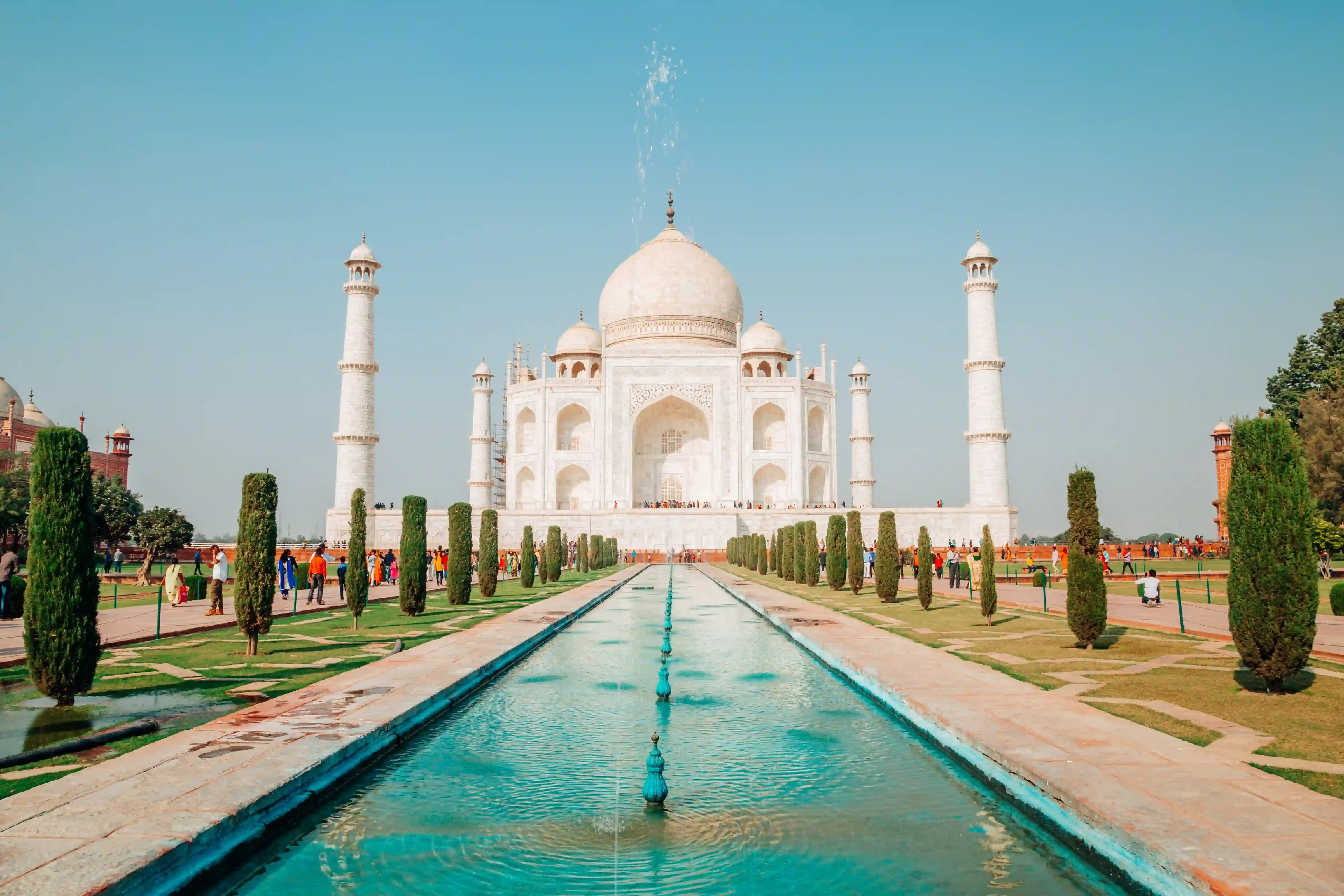 Taj Mahal tour by Luxury Car from Delhi