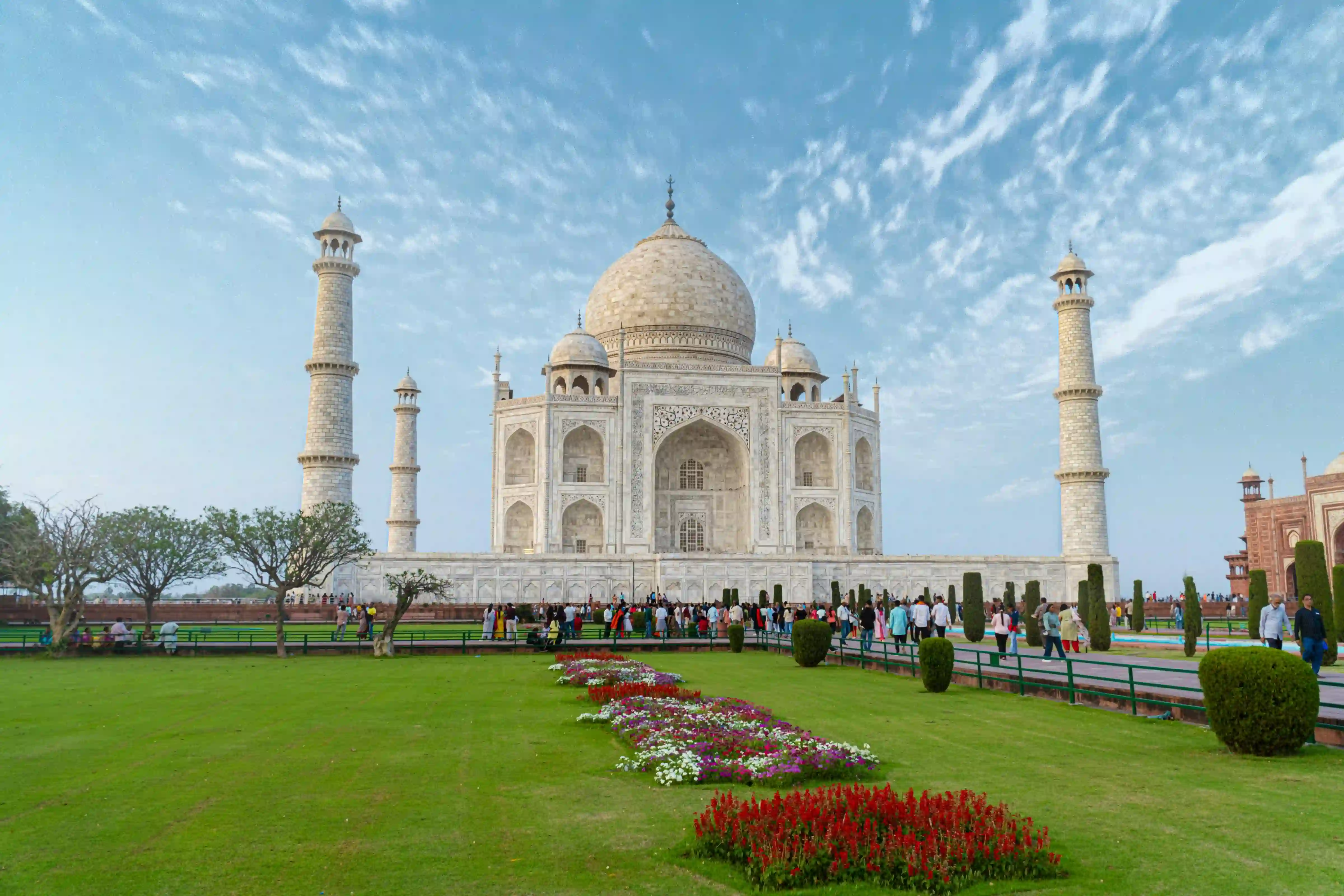 Taj Mahal tour by Luxury Car from Delhi